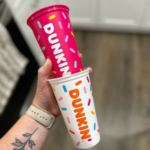 Dunkin hot cups